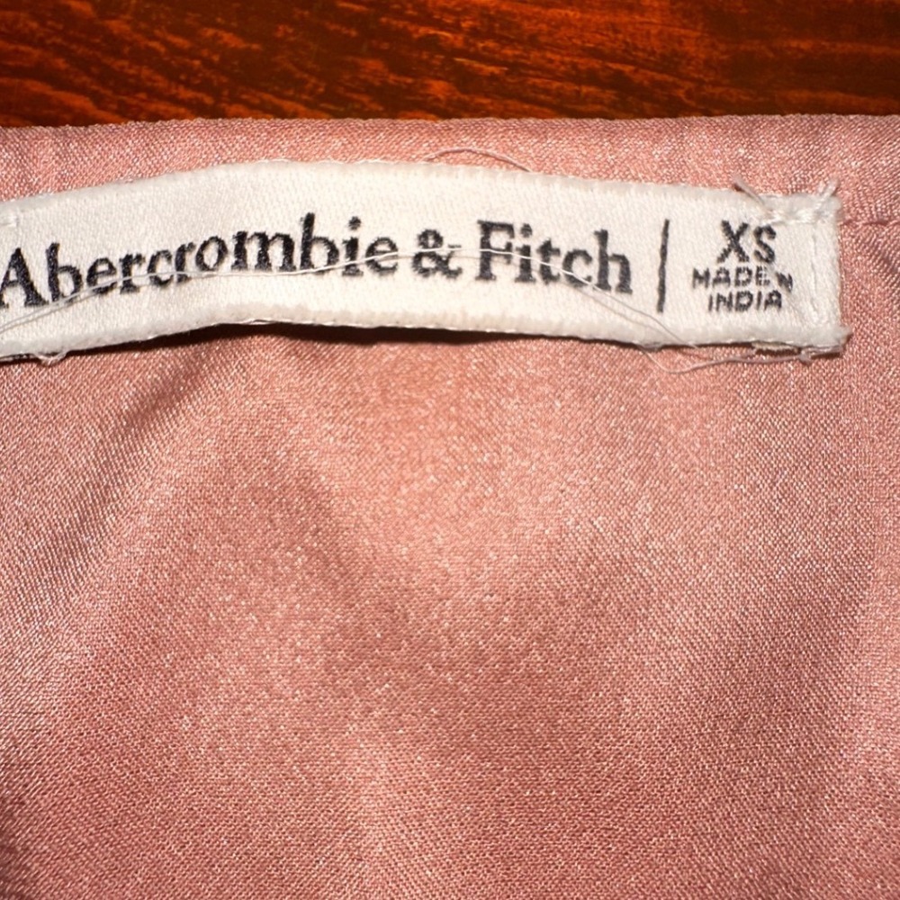Abercrombie & Fitch Rose Gold Satin Tie Front Peplum Top Long Sleeve XS - Picture 7 of 7